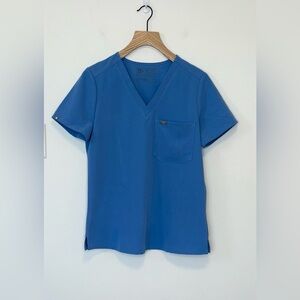 Figs Catarina scrub too , sz : small